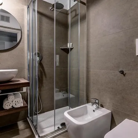 Riel Hotel
